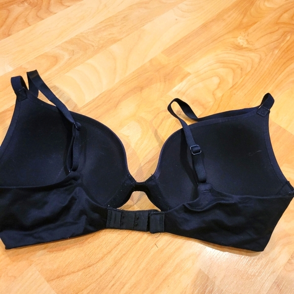 Victoria's Secret Bra Bundle Size 32D - Picture 7 of 9